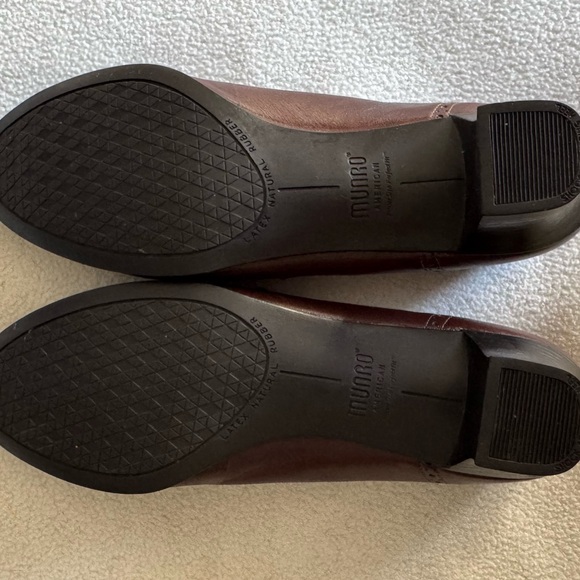 Munro Isabel Pumps - Picture 6 of 7